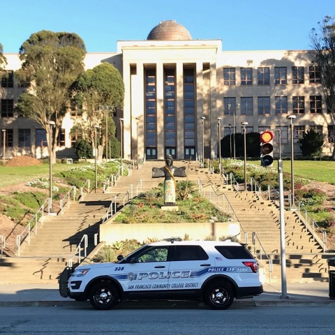 Police vehicle in front of ԼڿƬ Science Hall